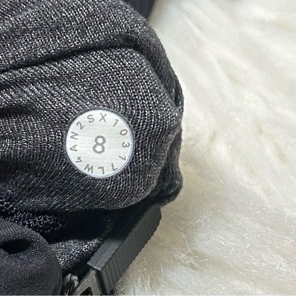 Lululemon Size 6/8 Round Trip Jacket Black Lined Body Slim Fit Ruched - Picture 14 of 16